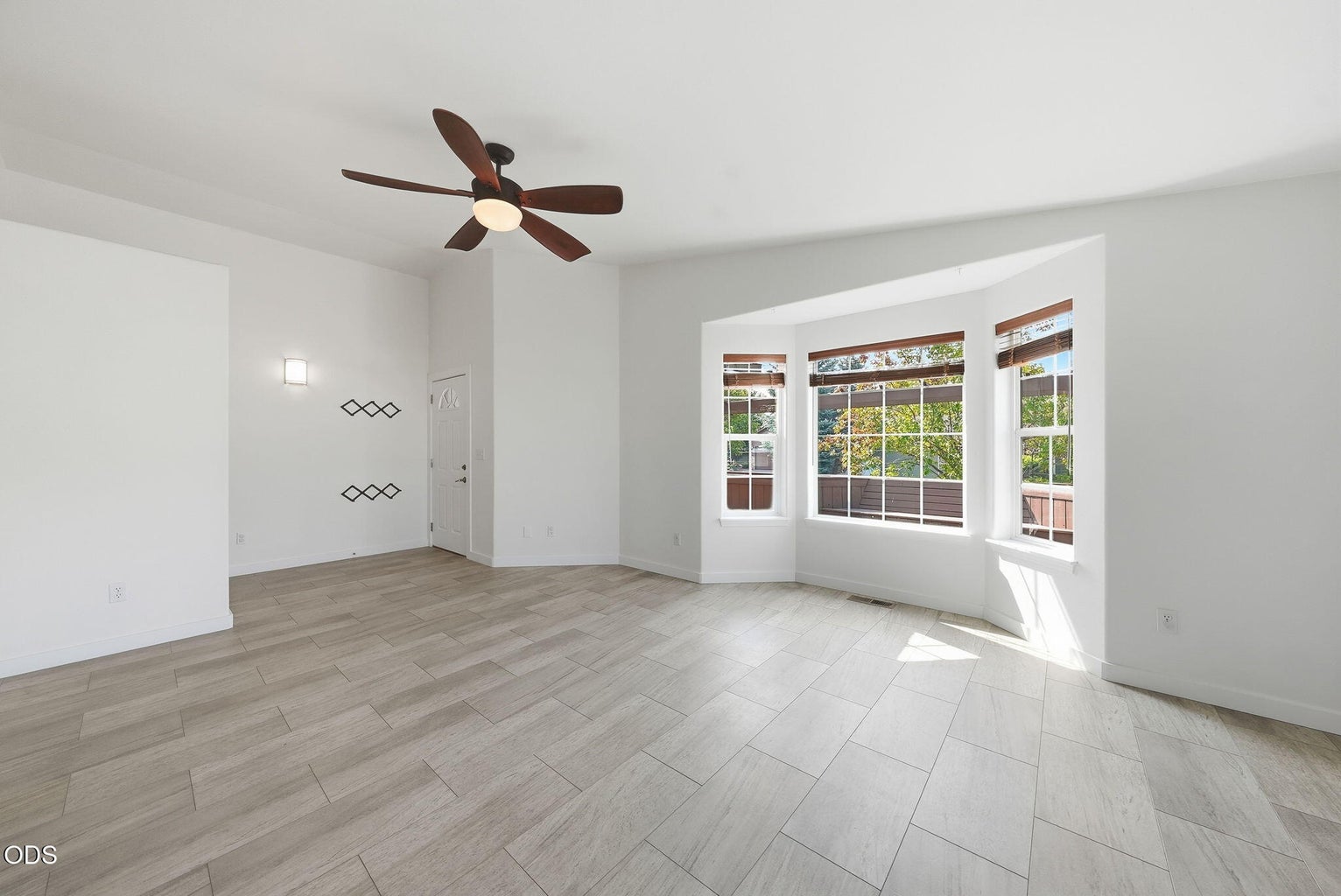 Photo of 3314 NE Palmer Drive 8 of 31