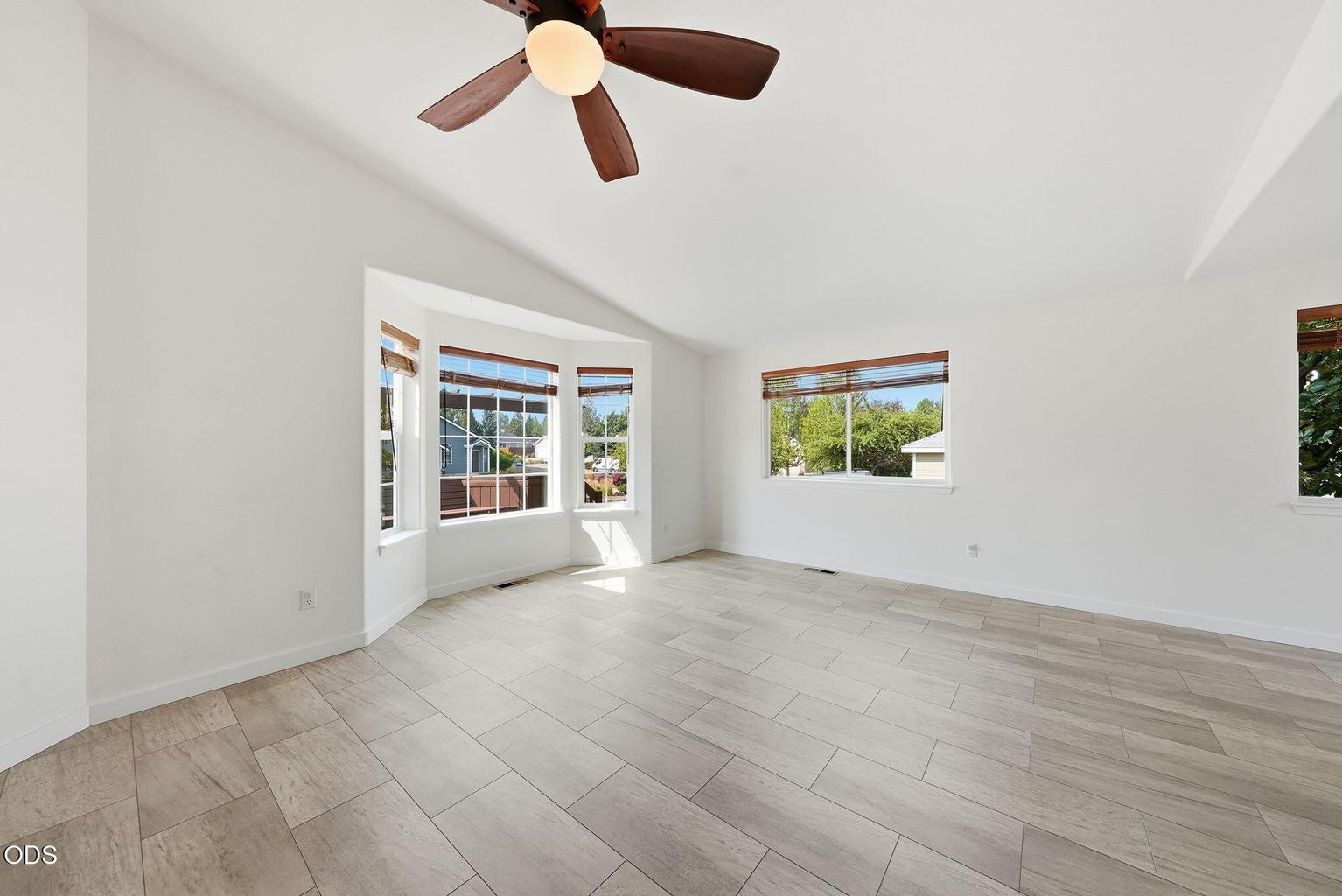 Photo of 3314 NE Palmer Drive 10 of 31