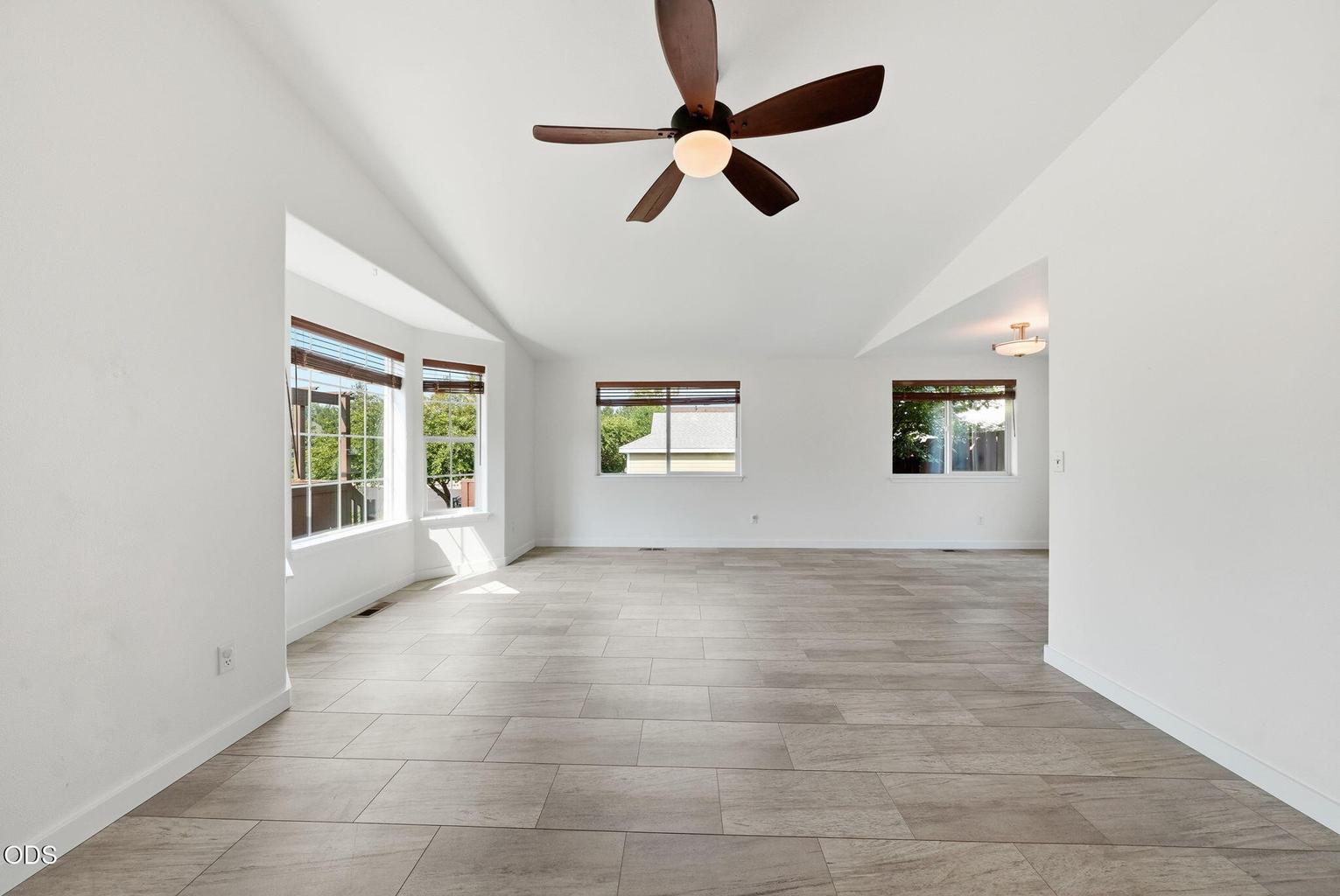 Photo of 3314 NE Palmer Drive 9 of 31