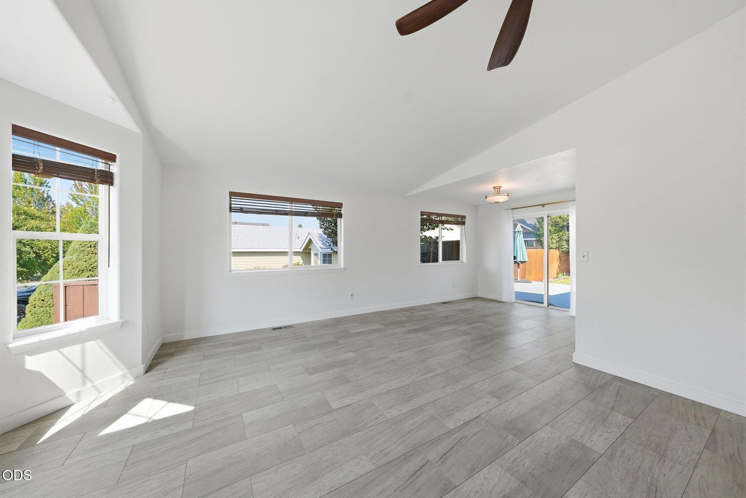 Photo of 3314 NE Palmer Drive 11 of 31