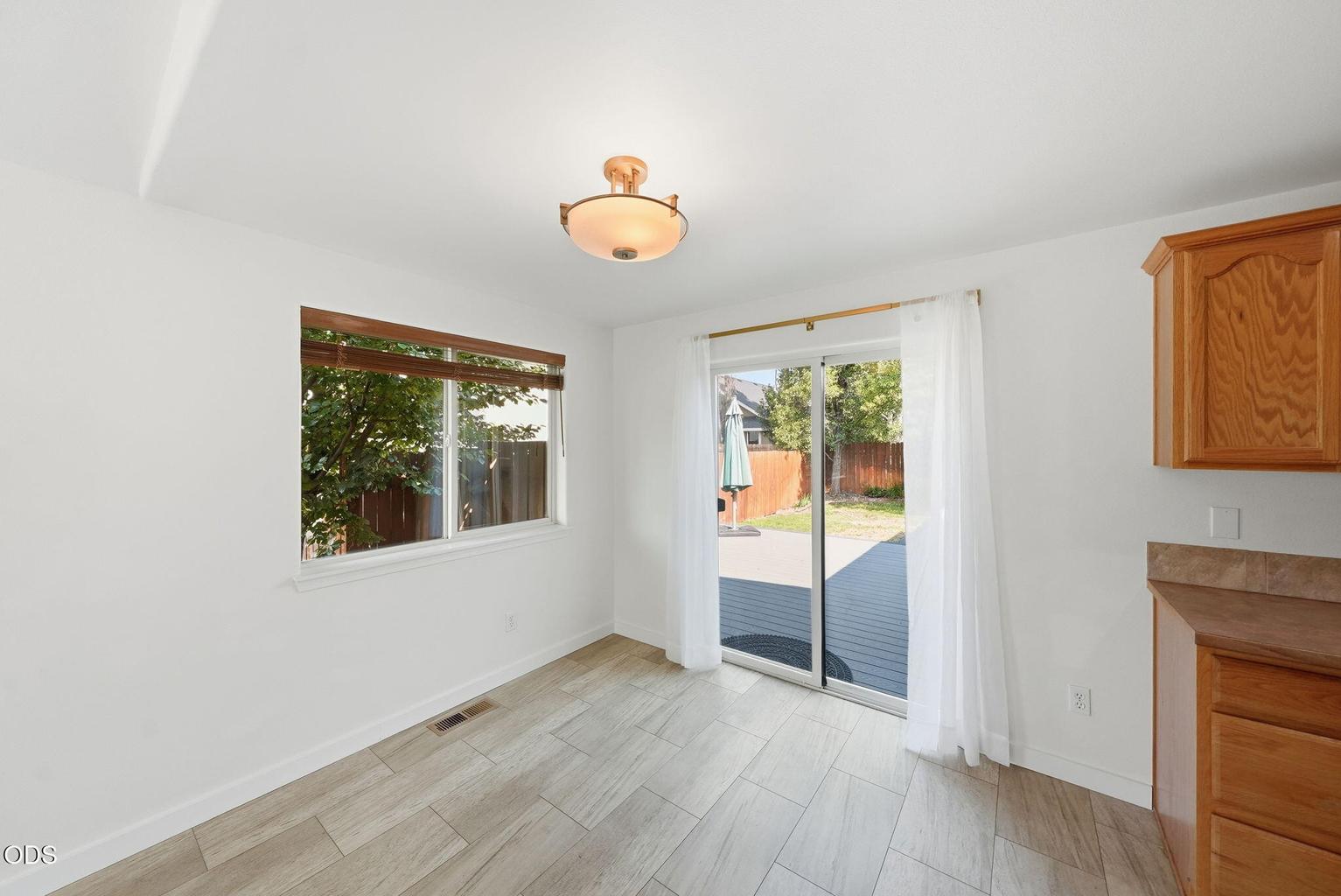 Photo of 3314 NE Palmer Drive 13 of 31