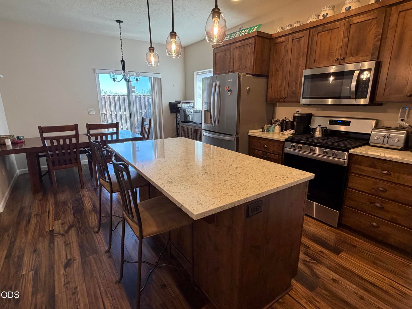 Photo of 2955 NW Hemlock Lane 12 of 33