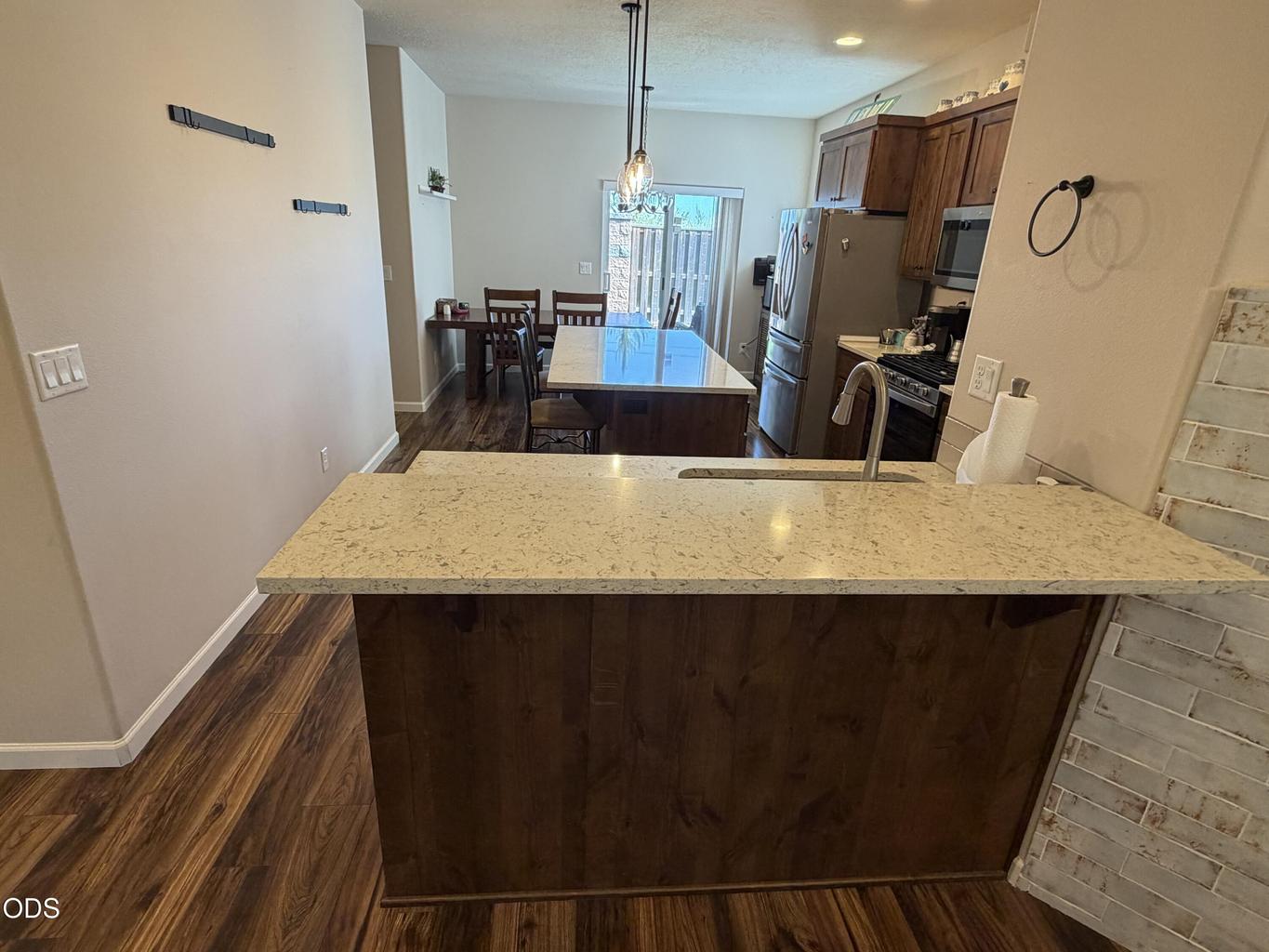 Photo of 2955 NW Hemlock Lane 15 of 33