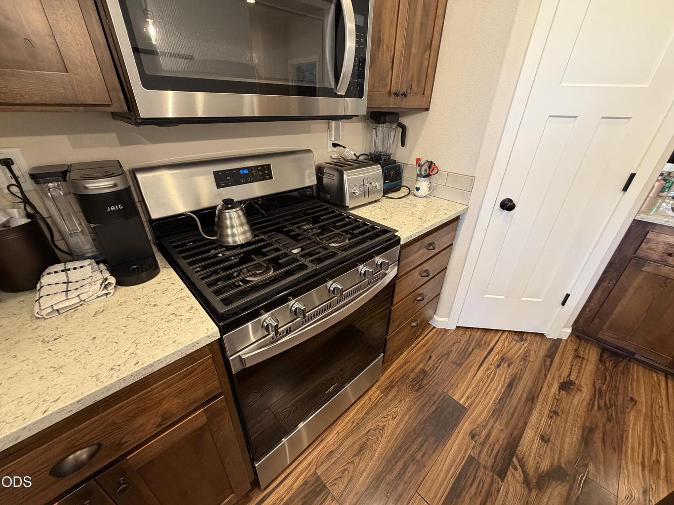 Photo of 2955 NW Hemlock Lane 18 of 33
