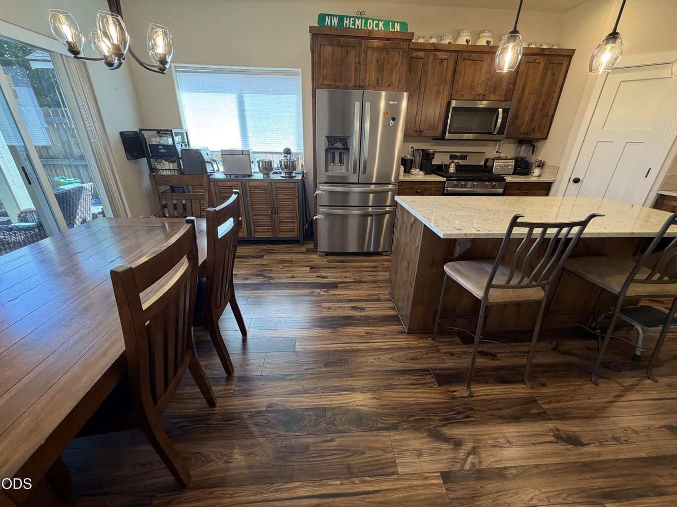 Photo of 2955 NW Hemlock Lane 20 of 33