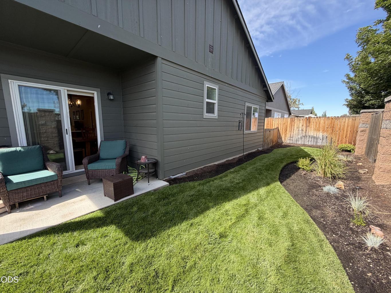 Photo of 2955 NW Hemlock Lane 32 of 33