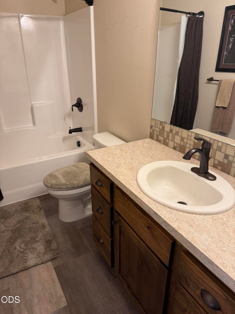 Photo of 2955 NW Hemlock Lane 30 of 33