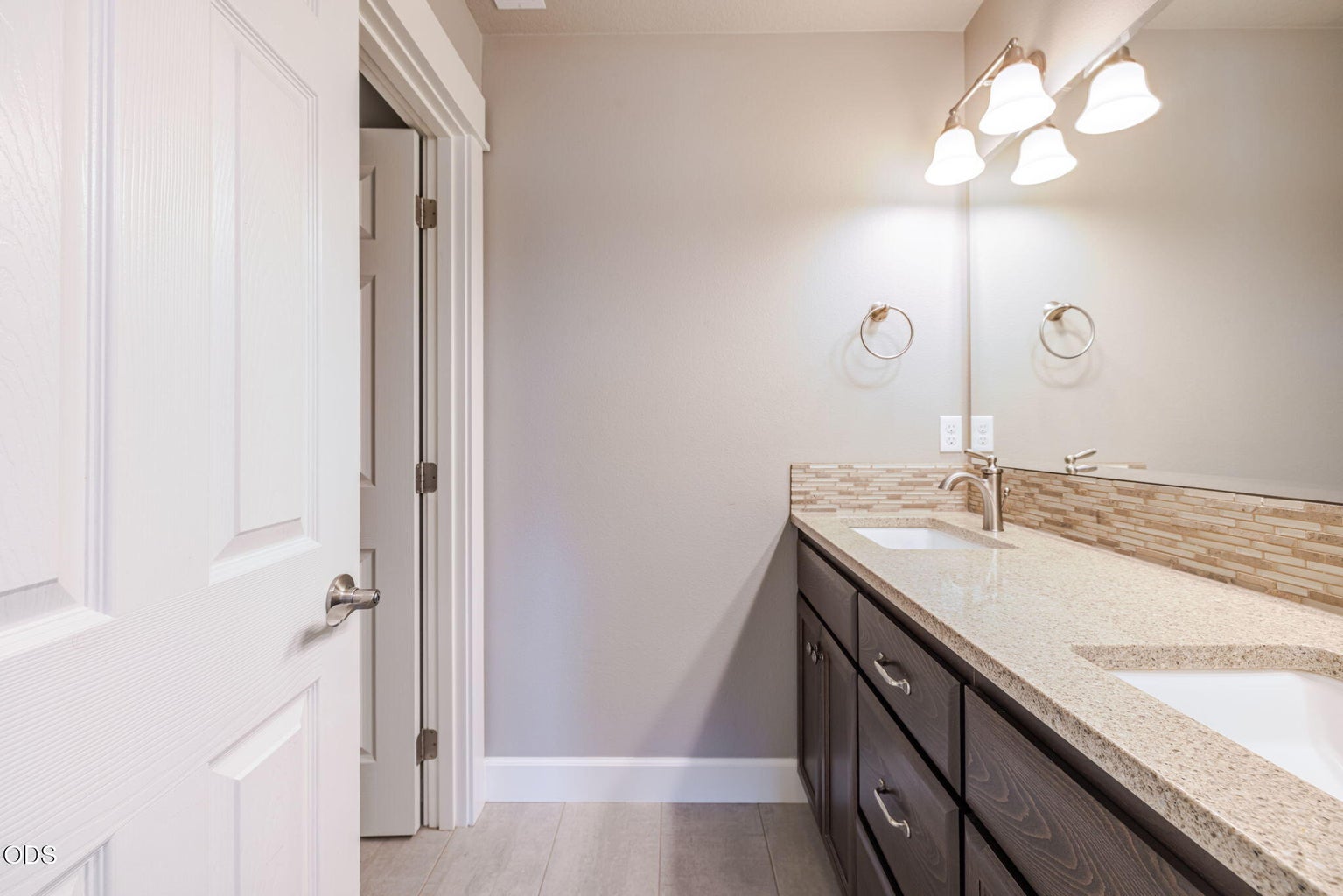 Photo of 3129 NE Flagstone 47 of 51