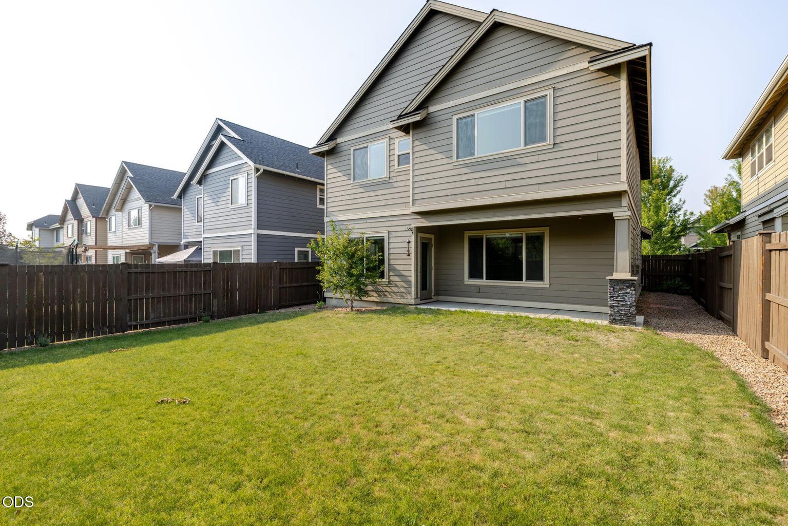 Photo of 3129 NE Flagstone 19 of 51