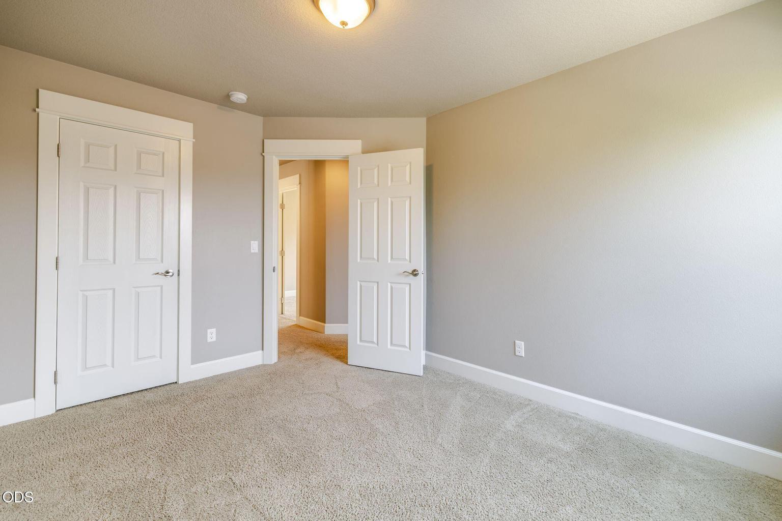 Photo of 3129 NE Flagstone 48 of 51