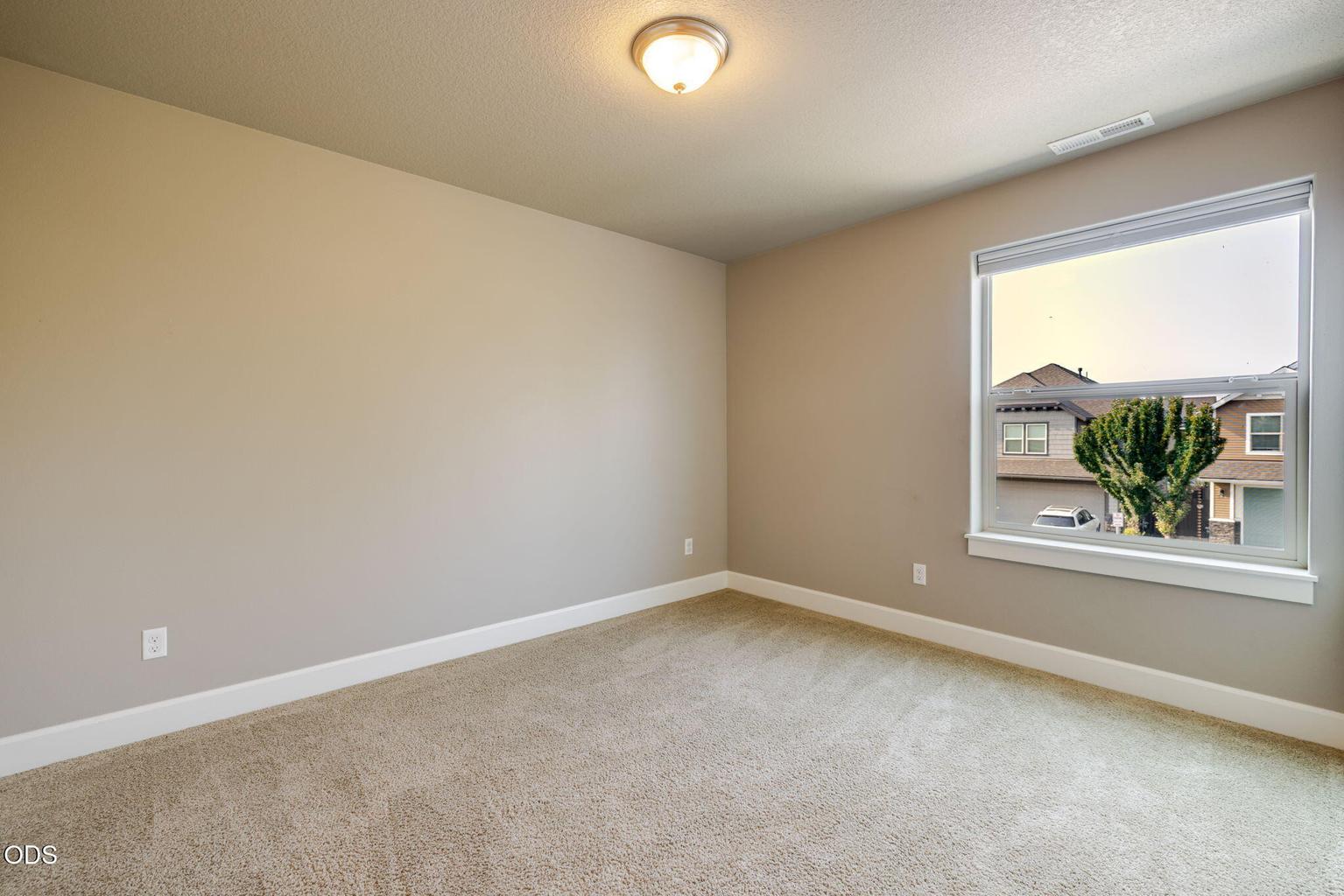 Photo of 3129 NE Flagstone 43 of 51
