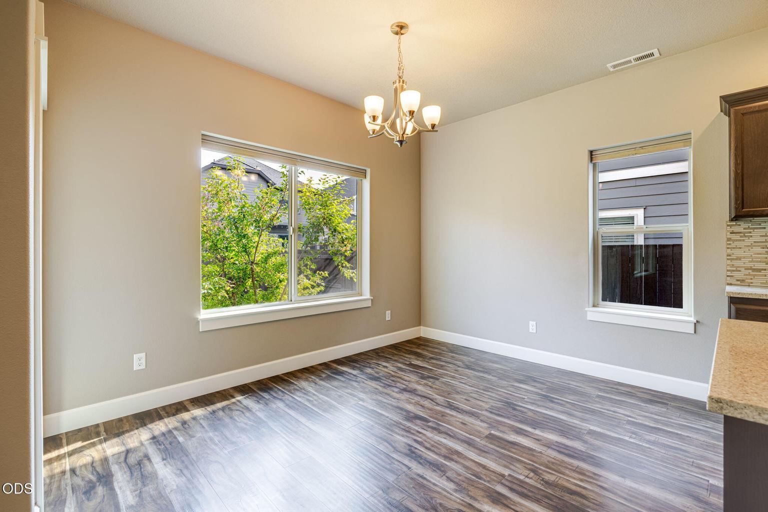 Photo of 3129 NE Flagstone 14 of 51