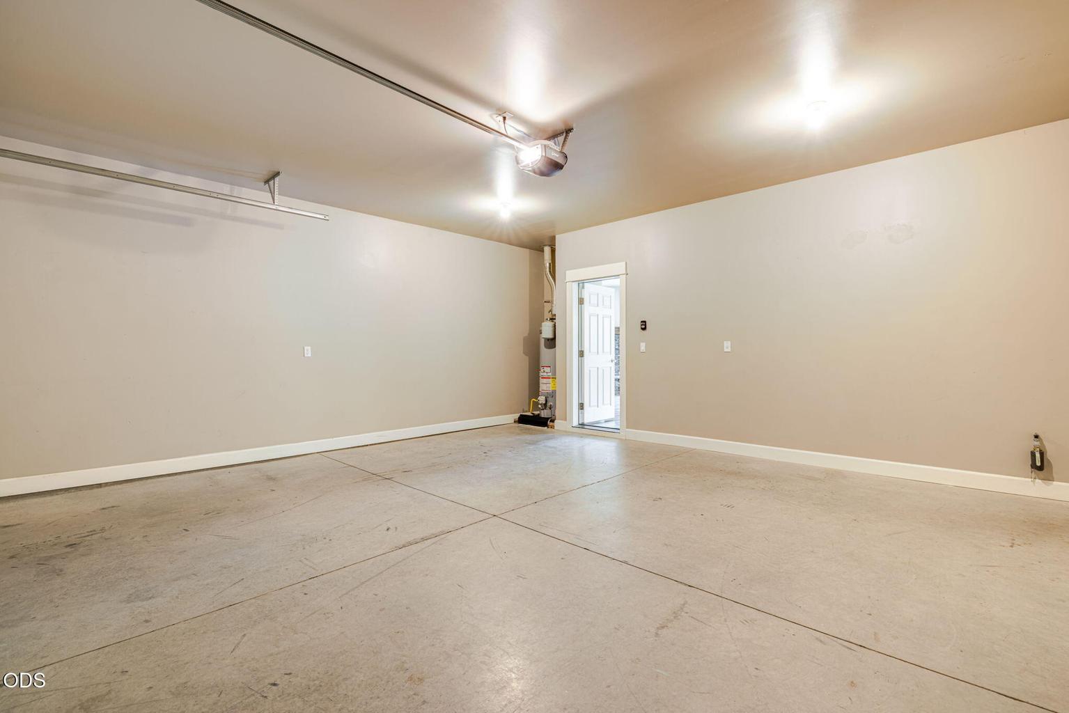 Photo of 3129 NE Flagstone 50 of 51