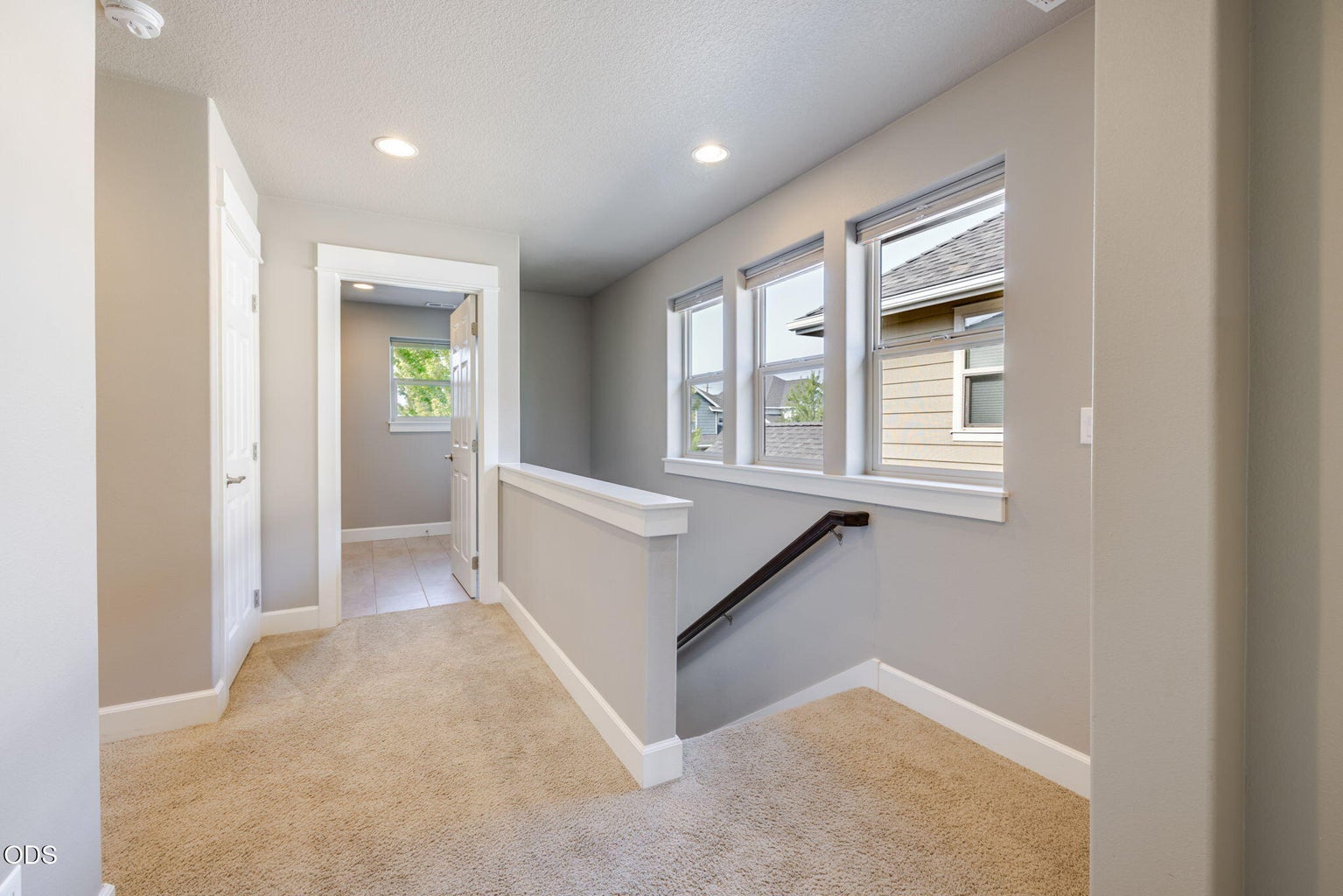 Photo of 3129 NE Flagstone 27 of 51