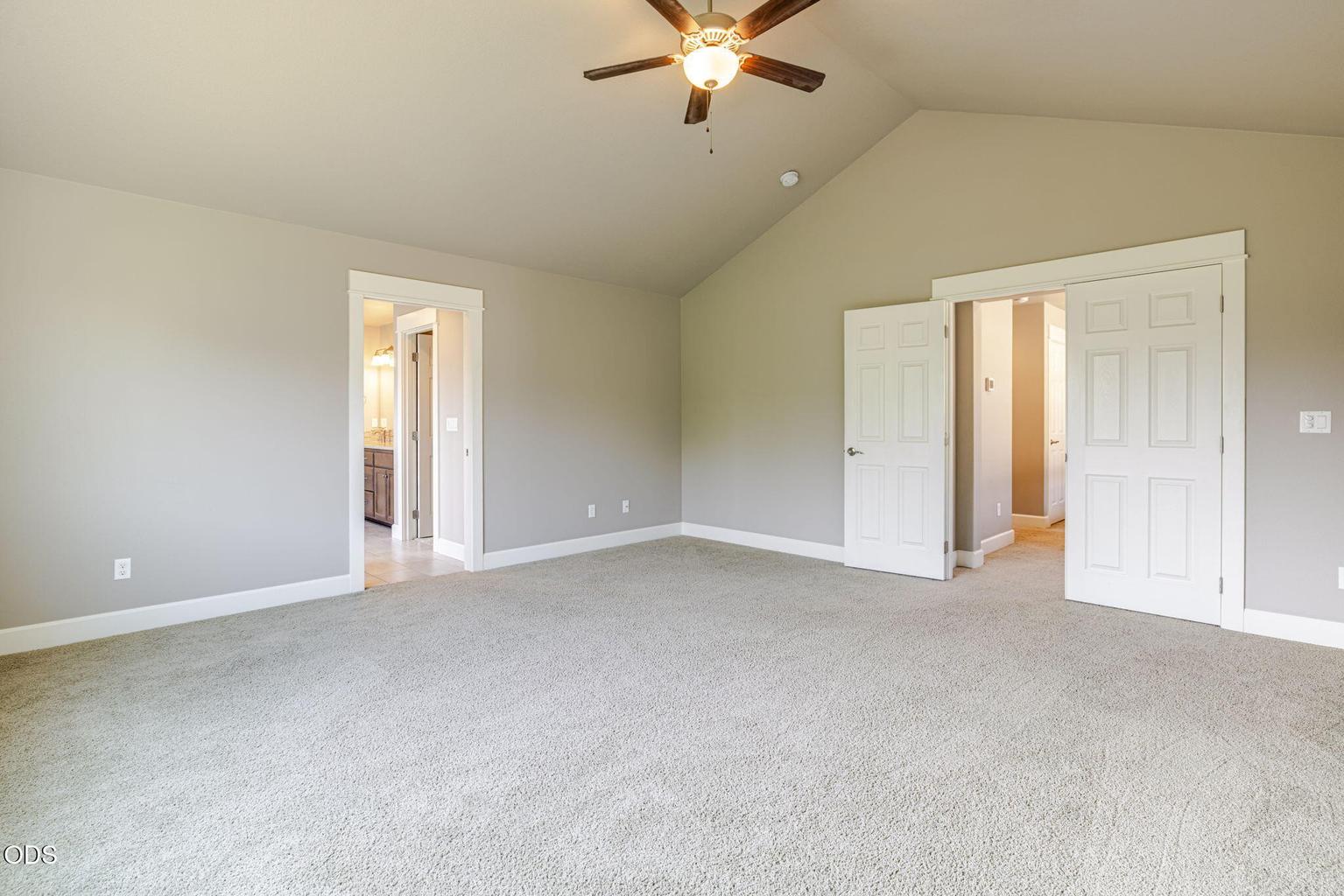 Photo of 3129 NE Flagstone 31 of 51