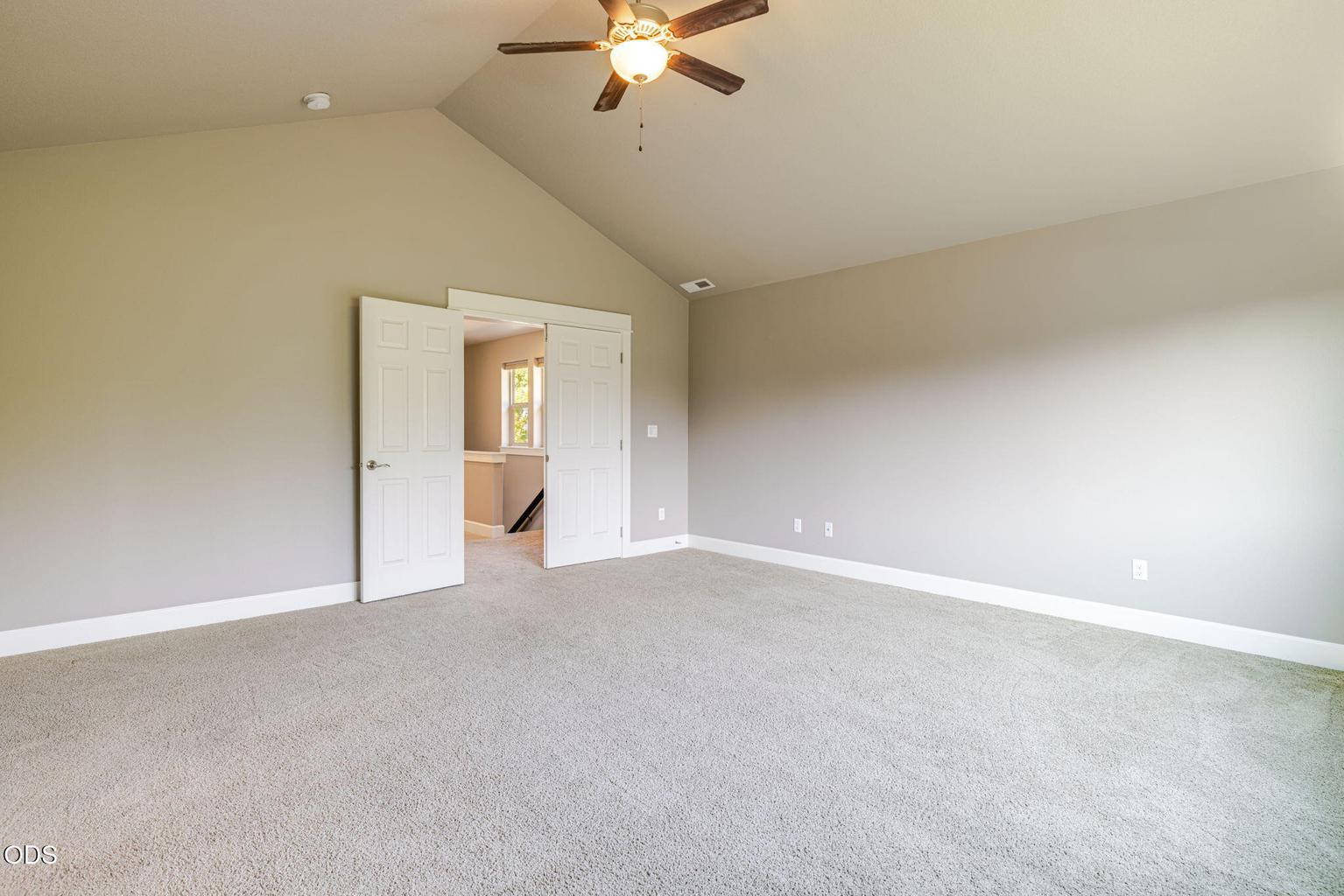Photo of 3129 NE Flagstone 37 of 51