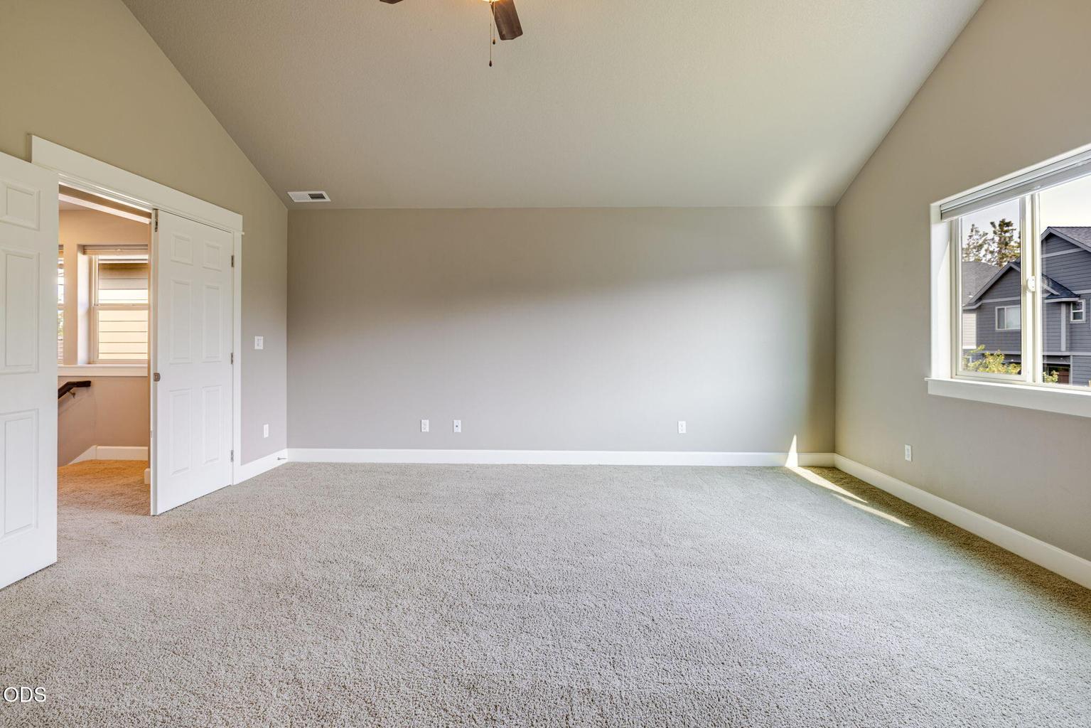 Photo of 3129 NE Flagstone 30 of 51