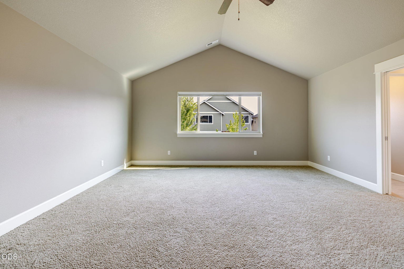 Photo of 3129 NE Flagstone 29 of 51