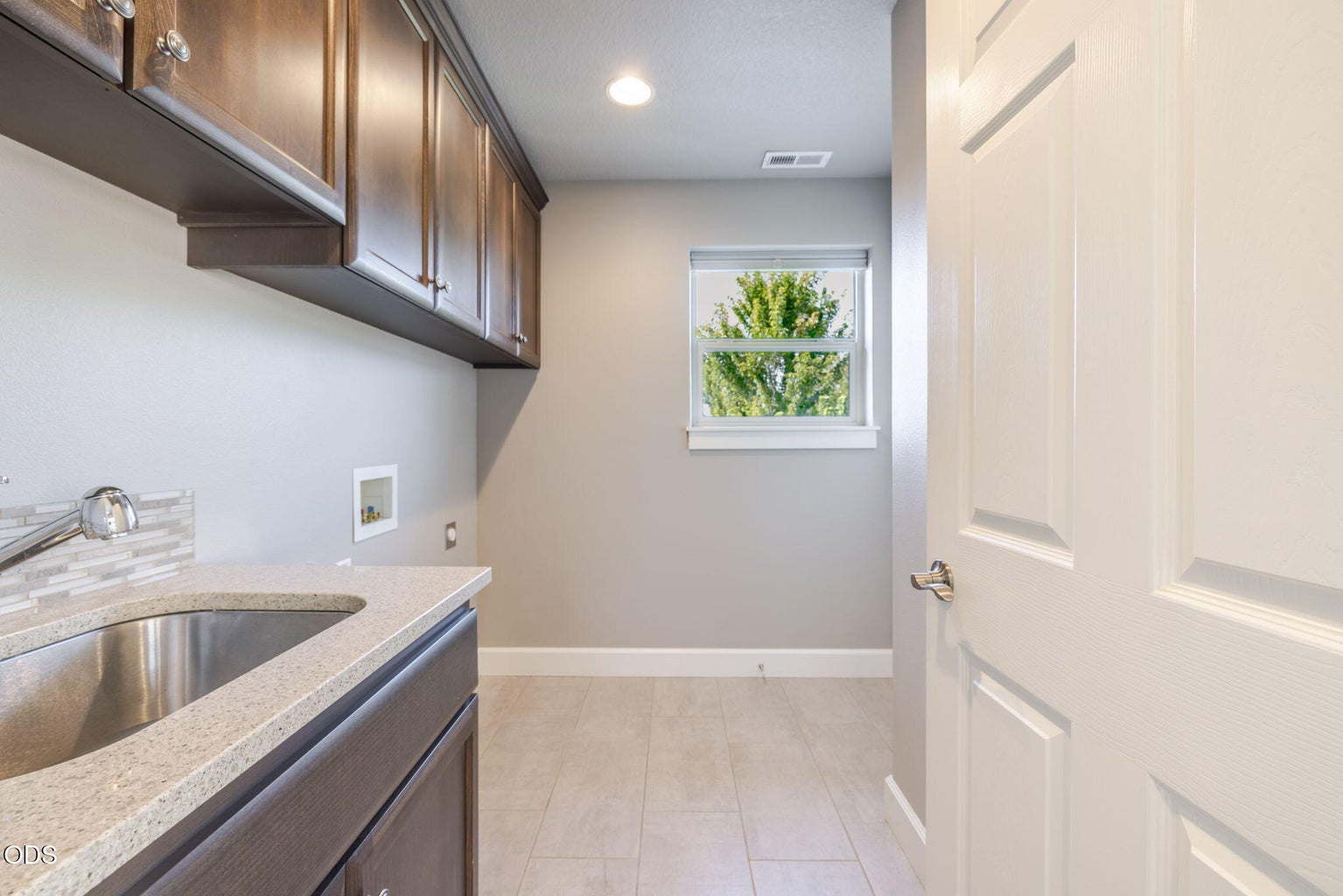 Photo of 3129 NE Flagstone 38 of 51