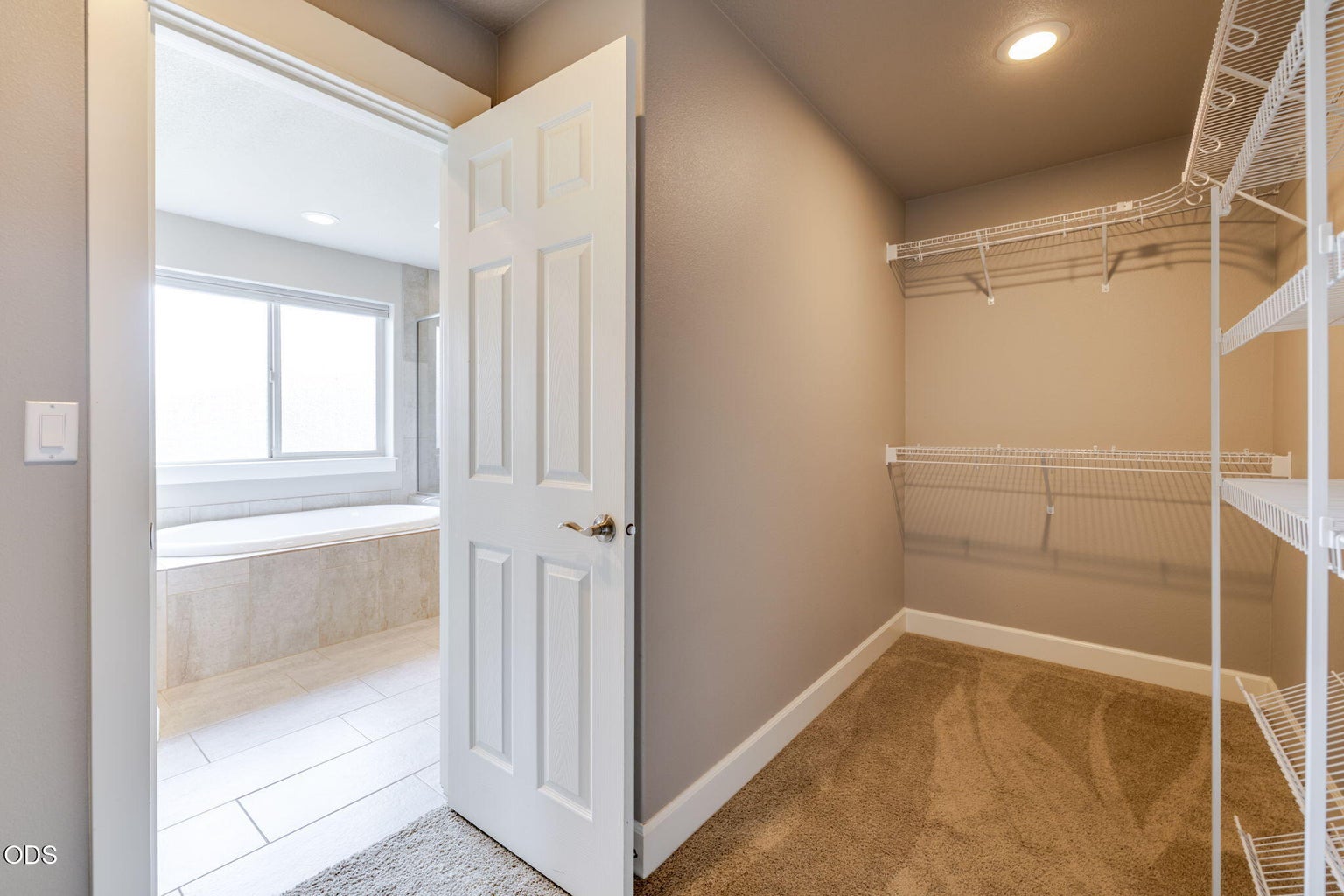 Photo of 3129 NE Flagstone 36 of 51