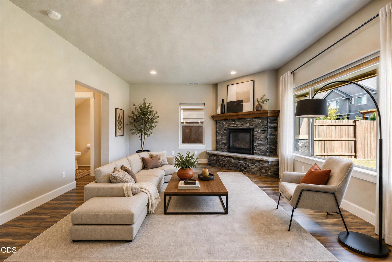Photo of 3129 NE Flagstone 5 of 51