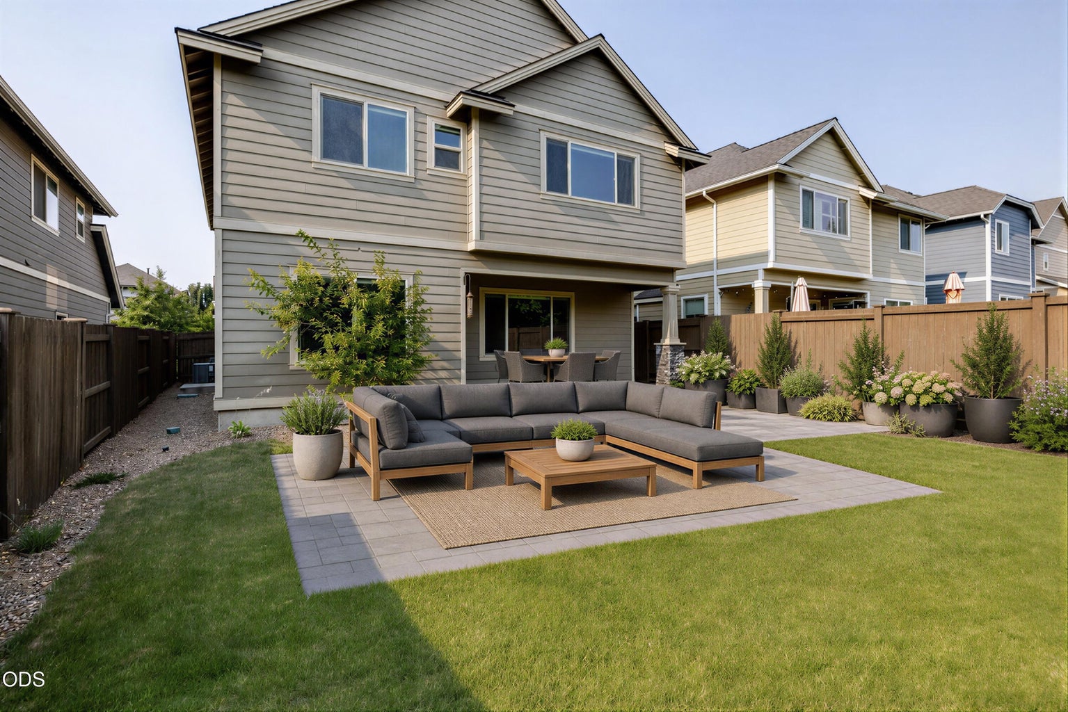 Photo of 3129 NE Flagstone 17 of 51