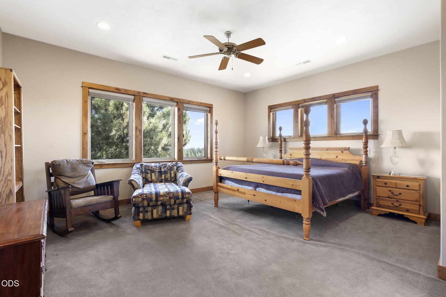 Guest Bedroom #2 (upstairs)