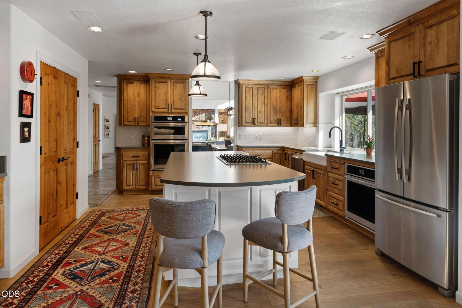 Photo of 1187 NW Promontory Drive 7 of 39