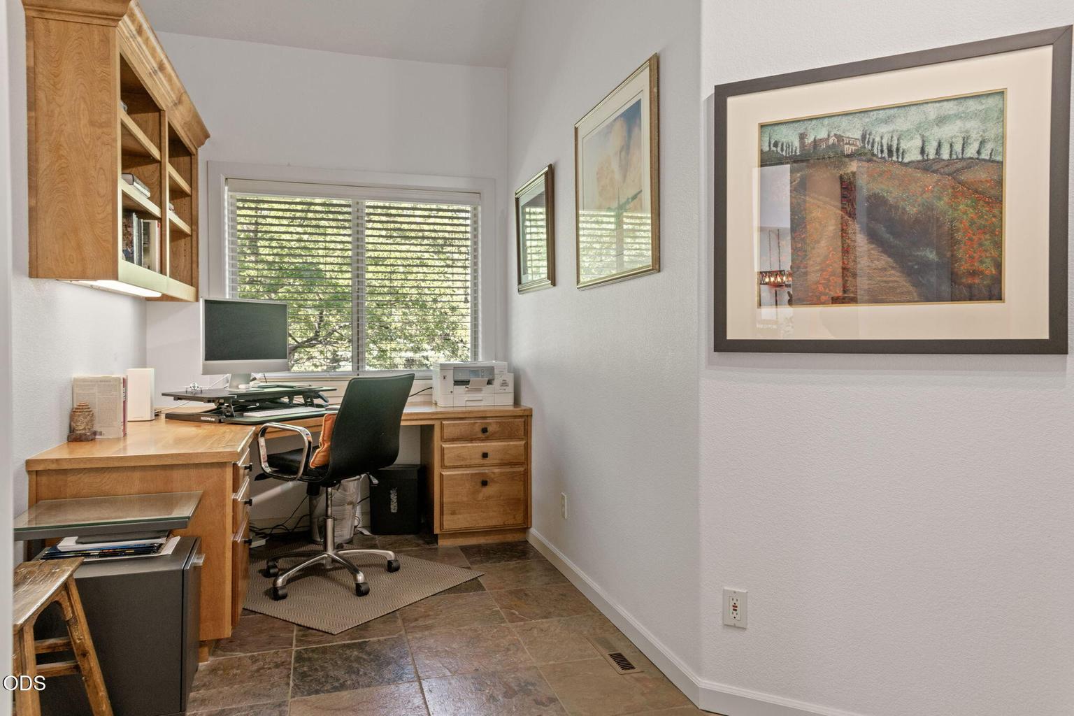 Photo of 1187 NW Promontory Drive 18 of 39