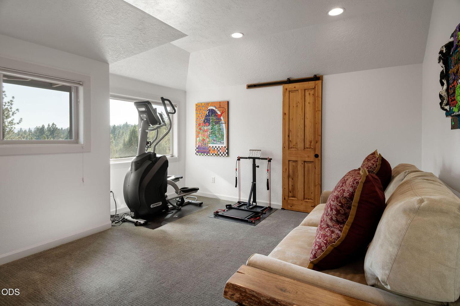 Photo of 1187 NW Promontory Drive 21 of 39