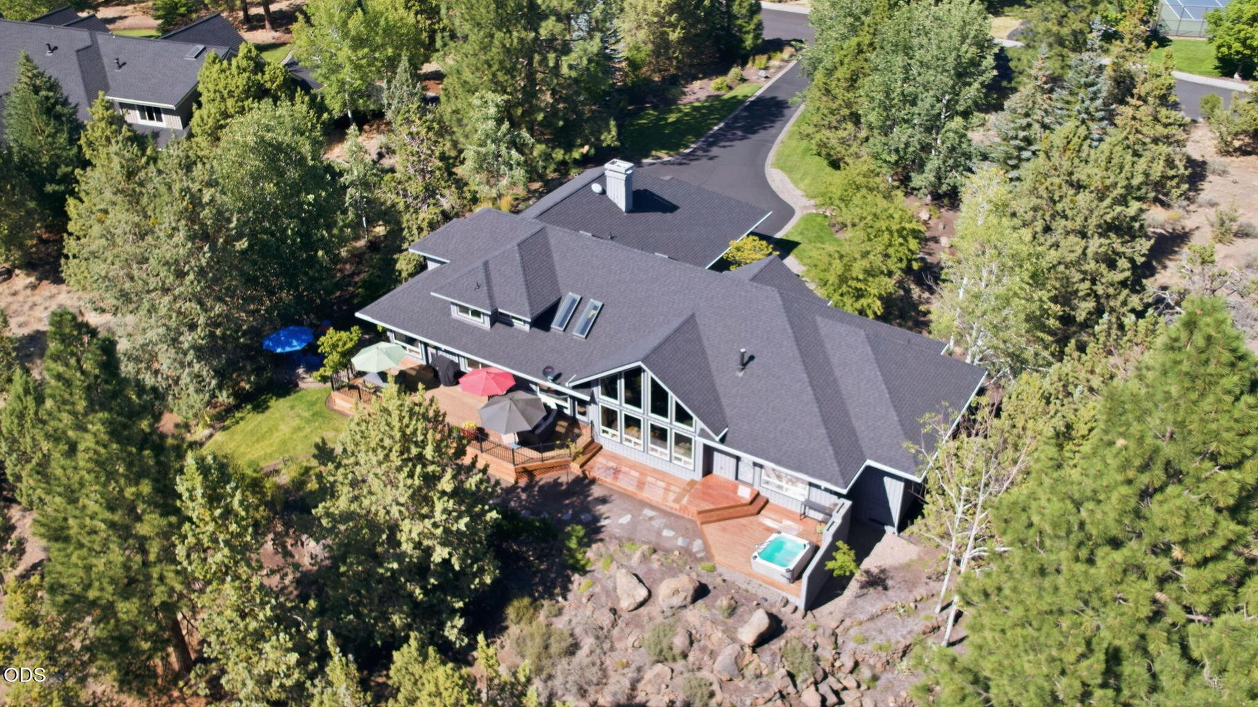 Photo of 1187 NW Promontory Drive 32 of 39