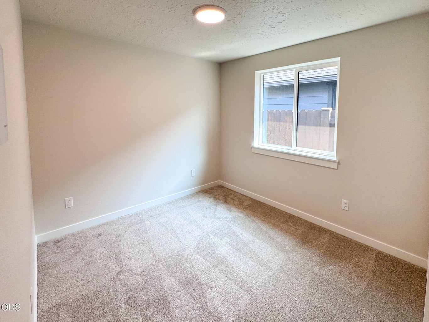 Photo of 2830 NW Sterling Drive 8 of 12
