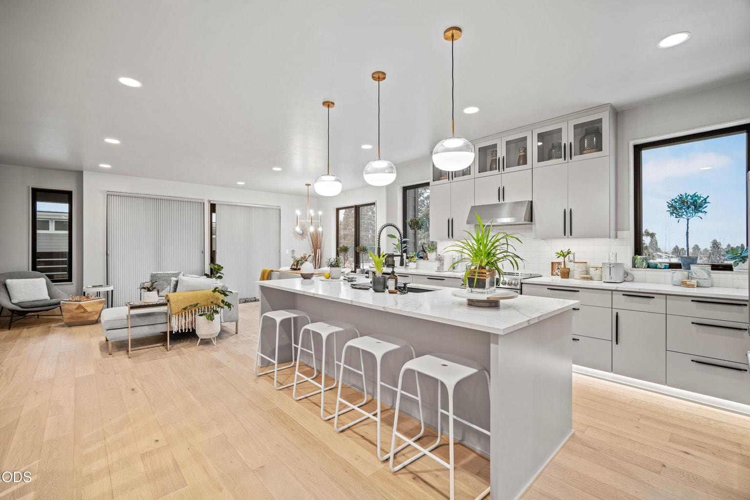 Photo of 61583 SW Riverwalk Lane 9 of 44