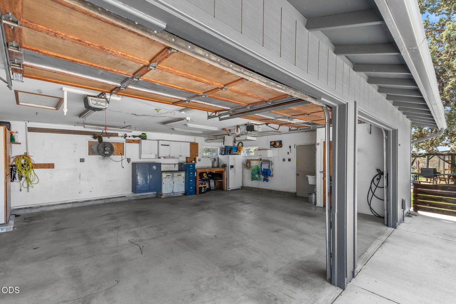 Photo of 3940 NW Redwood Lane 52 of 95