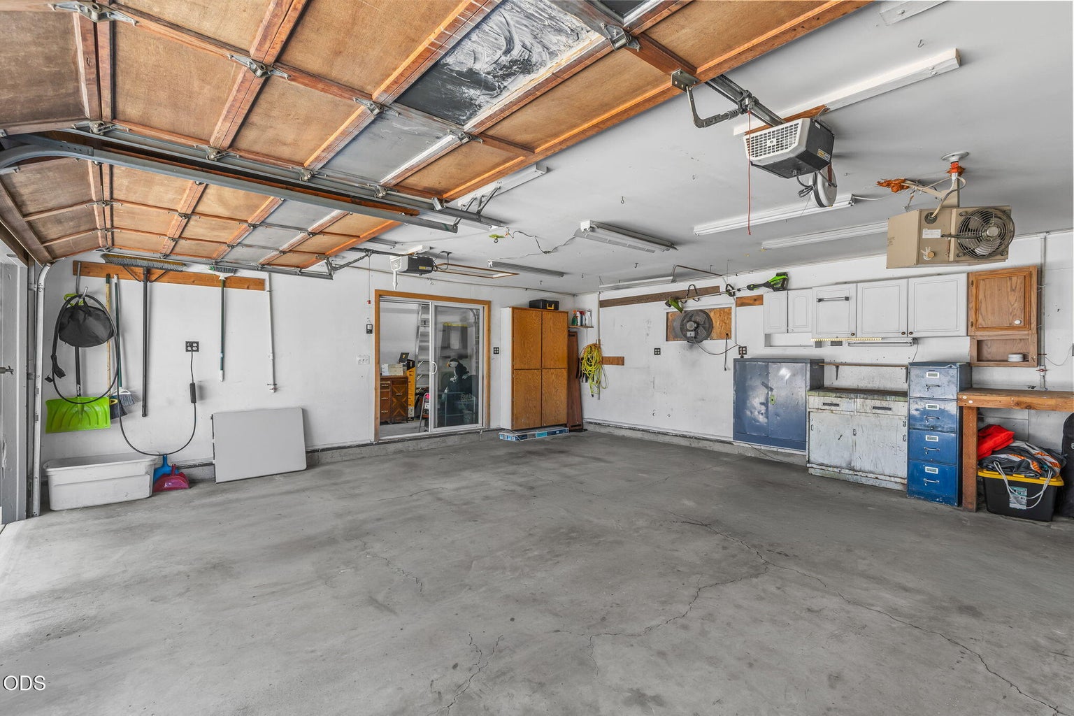 Photo of 3940 NW Redwood Lane 53 of 95