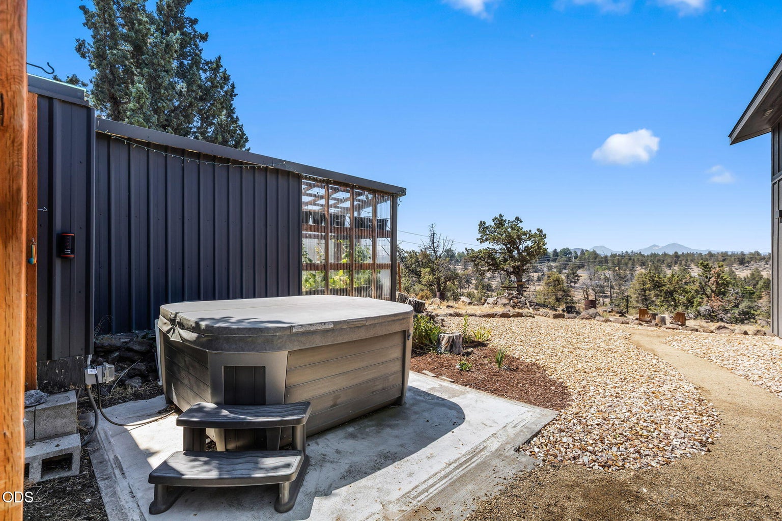 Photo of 3940 NW Redwood Lane 66 of 95