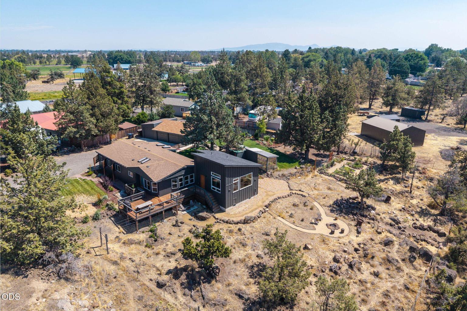 Photo of 3940 NW Redwood Lane 76 of 95