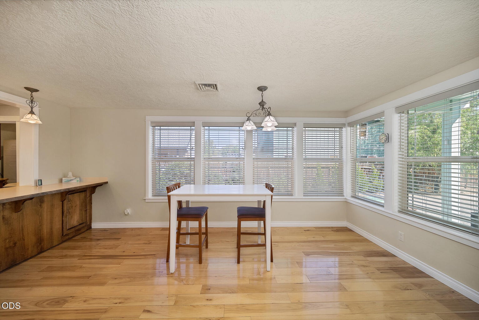 Photo of 143 SW Beaver Street 16 of 33