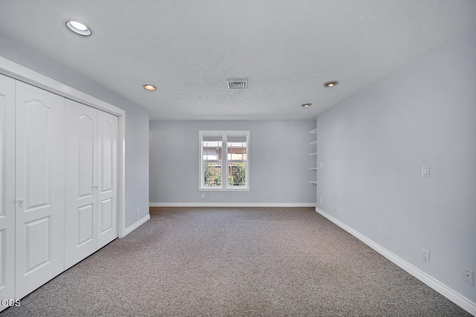 Photo of 143 SW Beaver Street 17 of 33