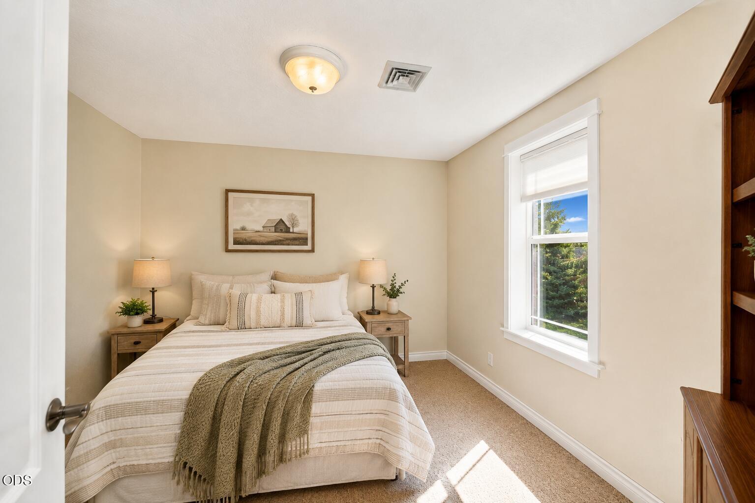 Photo of 143 SW Beaver Street 21 of 33
