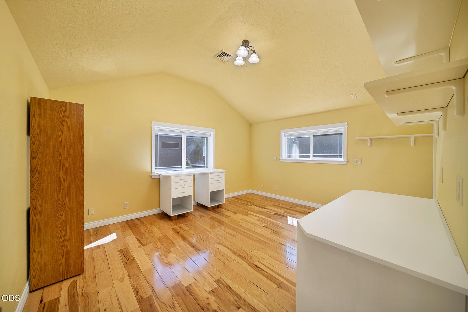 Photo of 143 SW Beaver Street 23 of 33