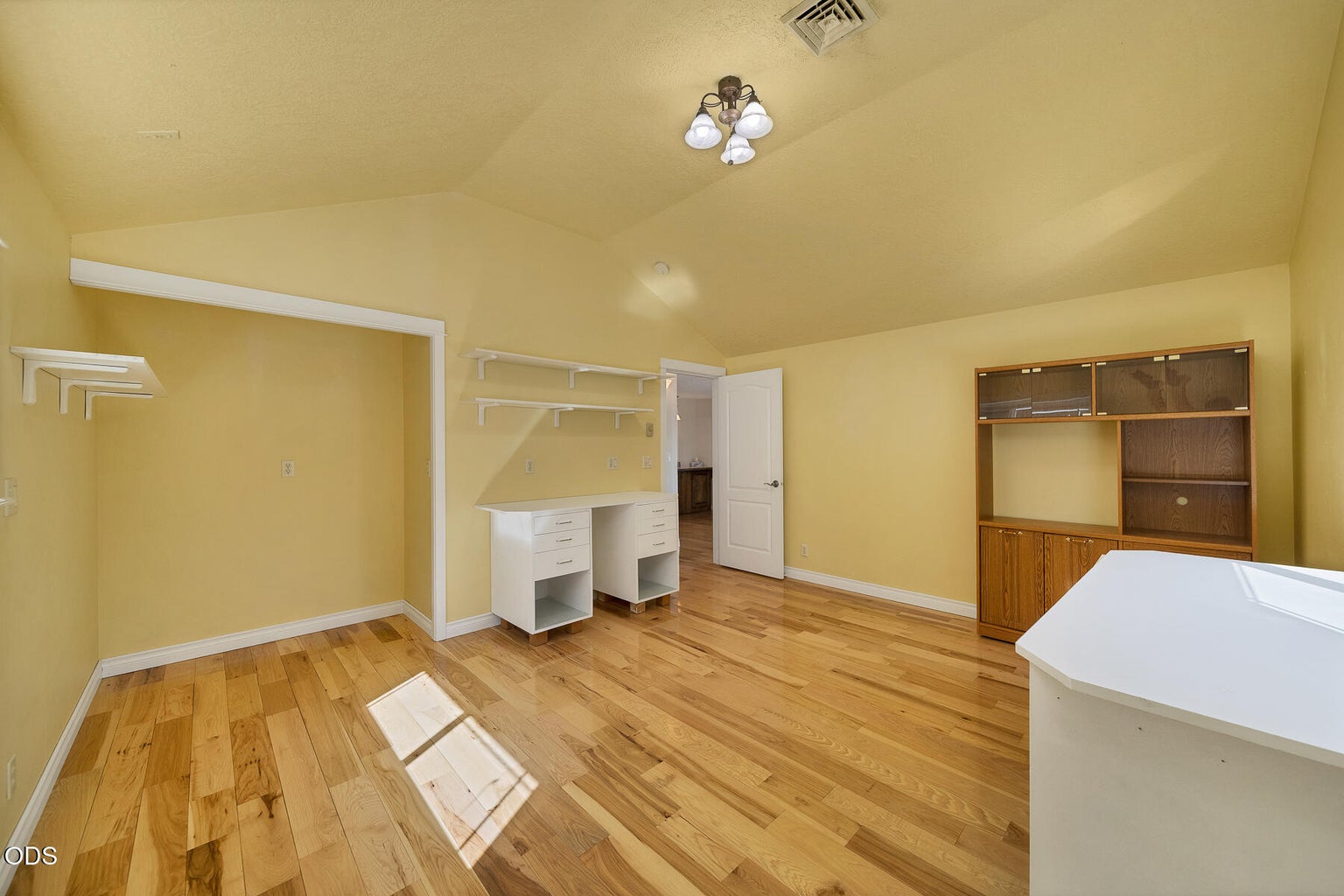 Photo of 143 SW Beaver Street 24 of 33