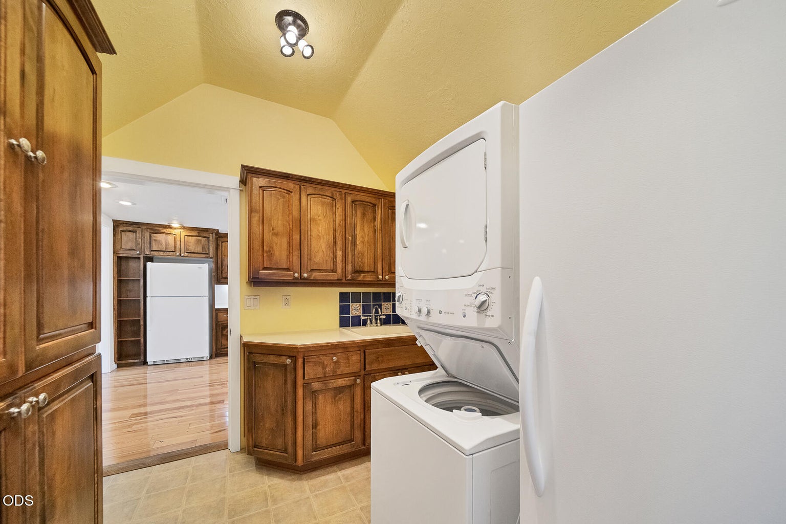 Photo of 143 SW Beaver Street 28 of 33