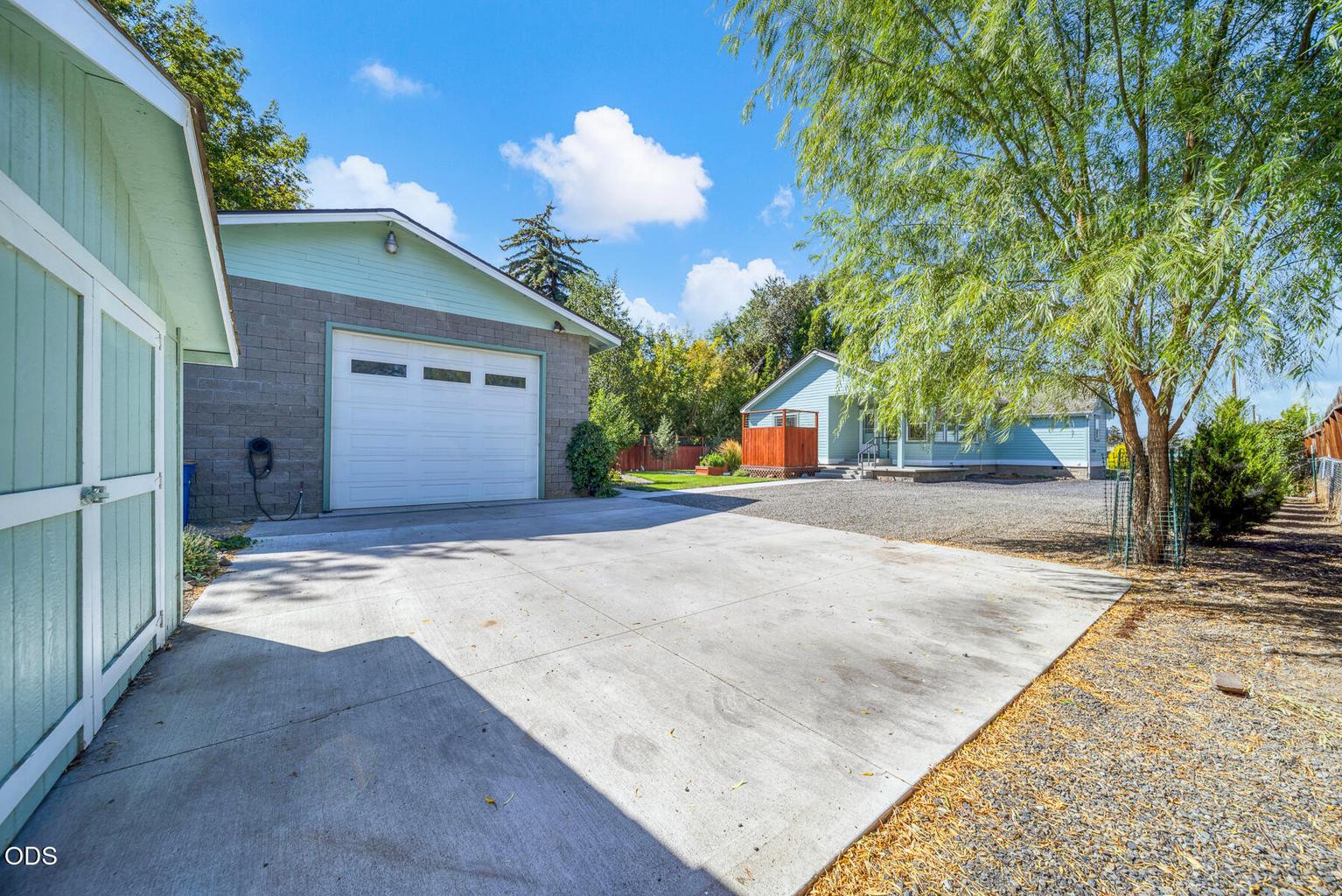 Photo of 143 SW Beaver Street 30 of 33