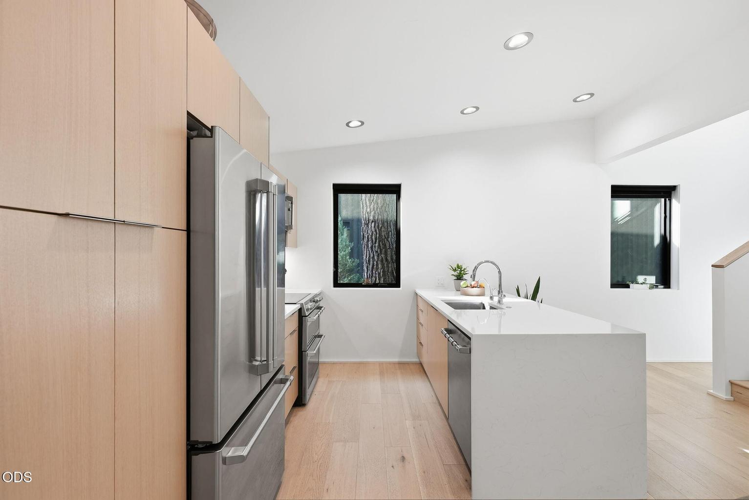 Photo of 632 N Sisters Woodlands Way 16 of 49
