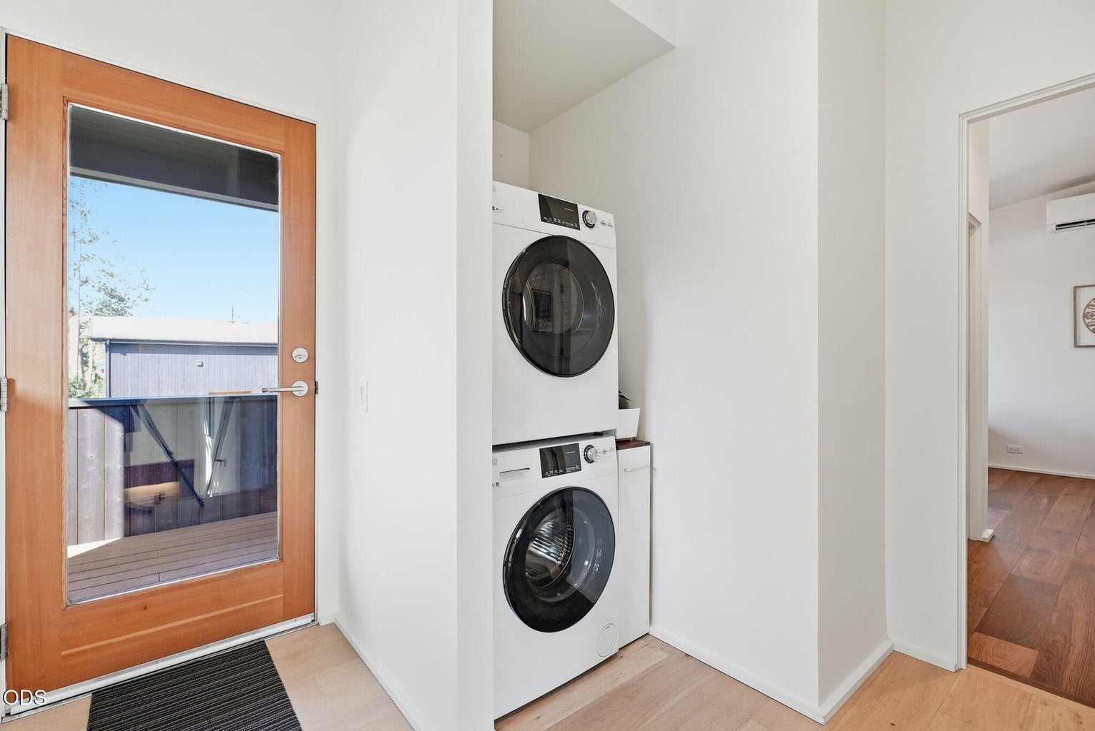 Photo of 632 N Sisters Woodlands Way 33 of 49