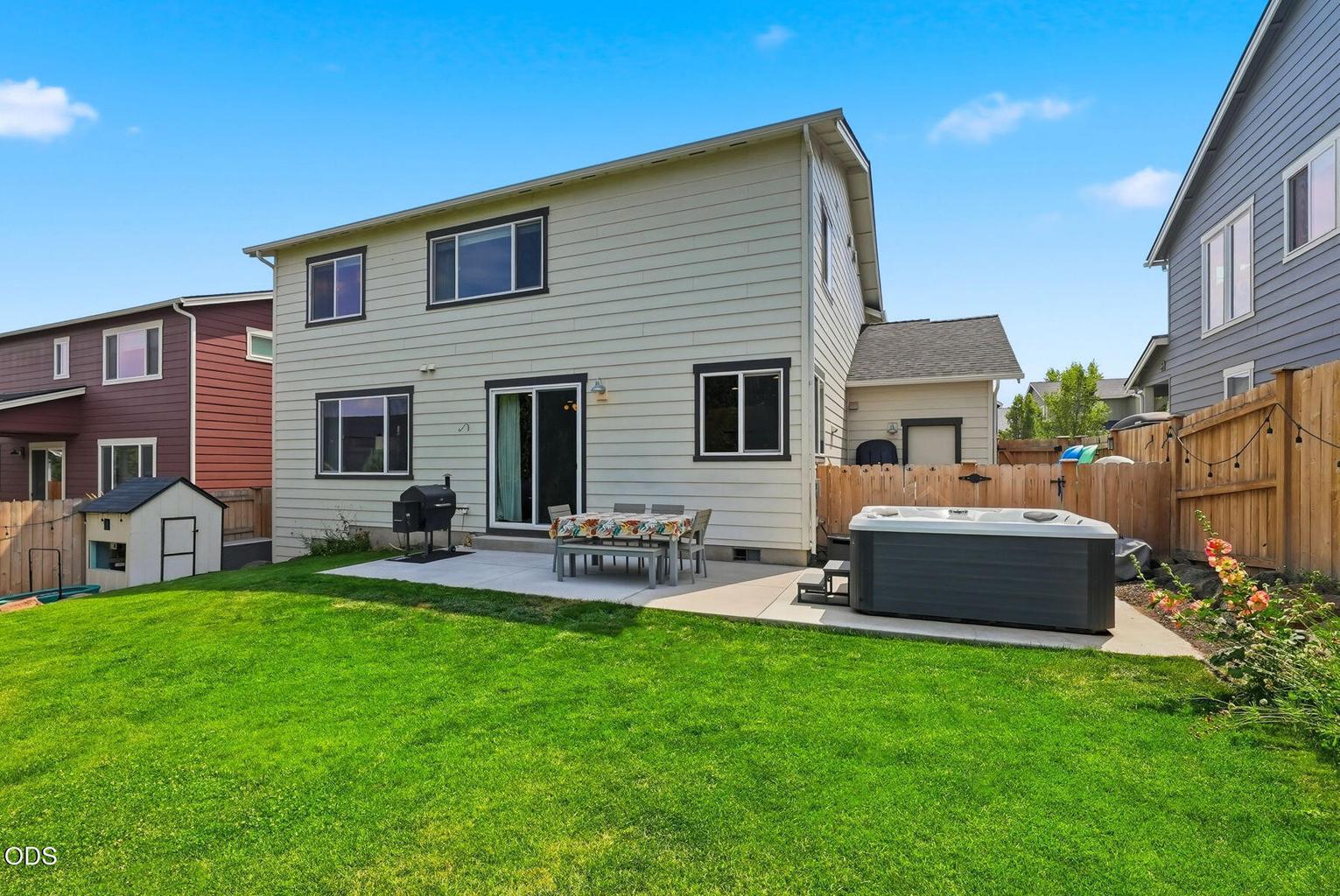 Photo of 2866 NE Marea Drive 25 of 31