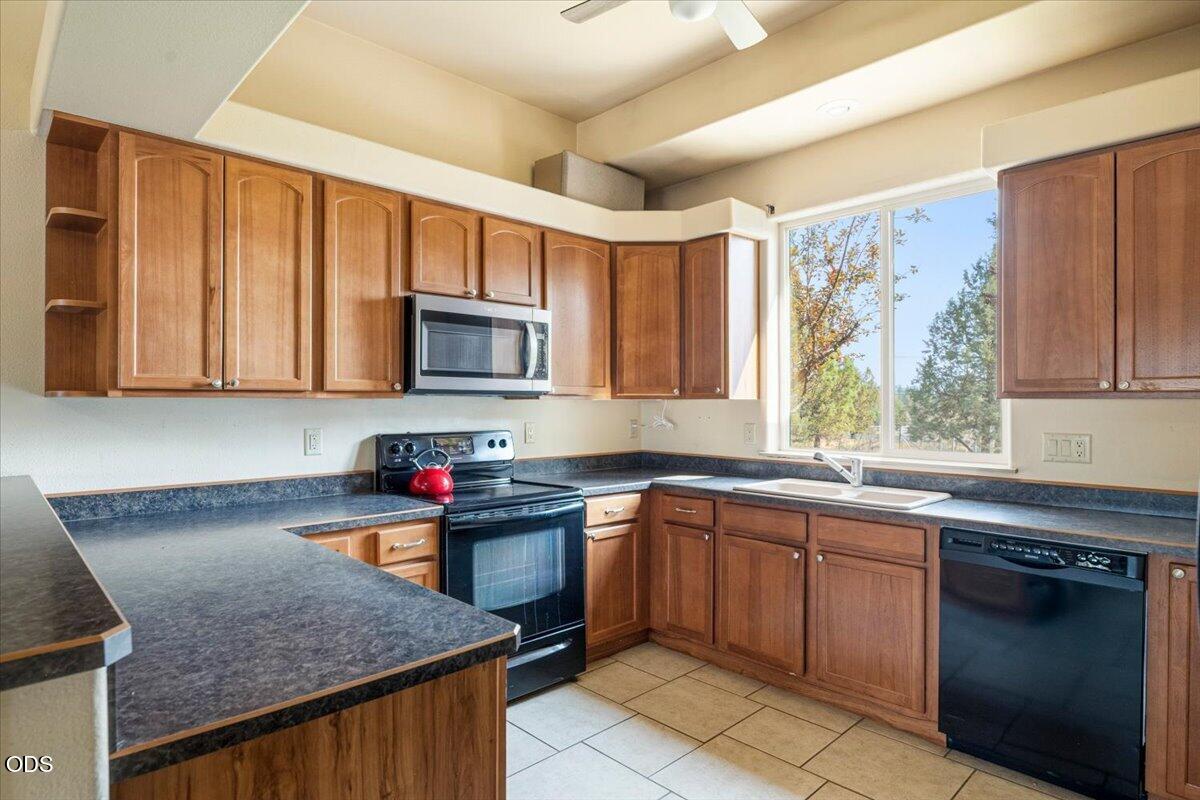 Photo of 5851 NW 61st Street 26 of 62