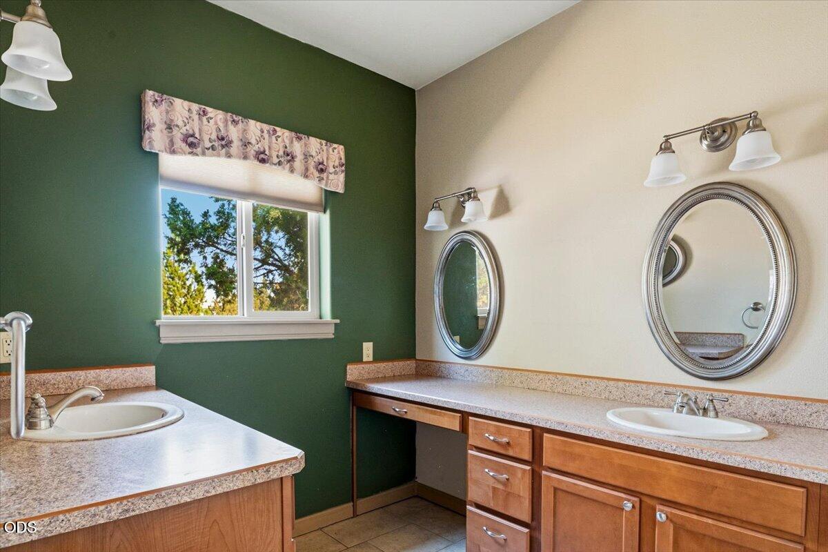 Photo of 5851 NW 61st Street 35 of 62