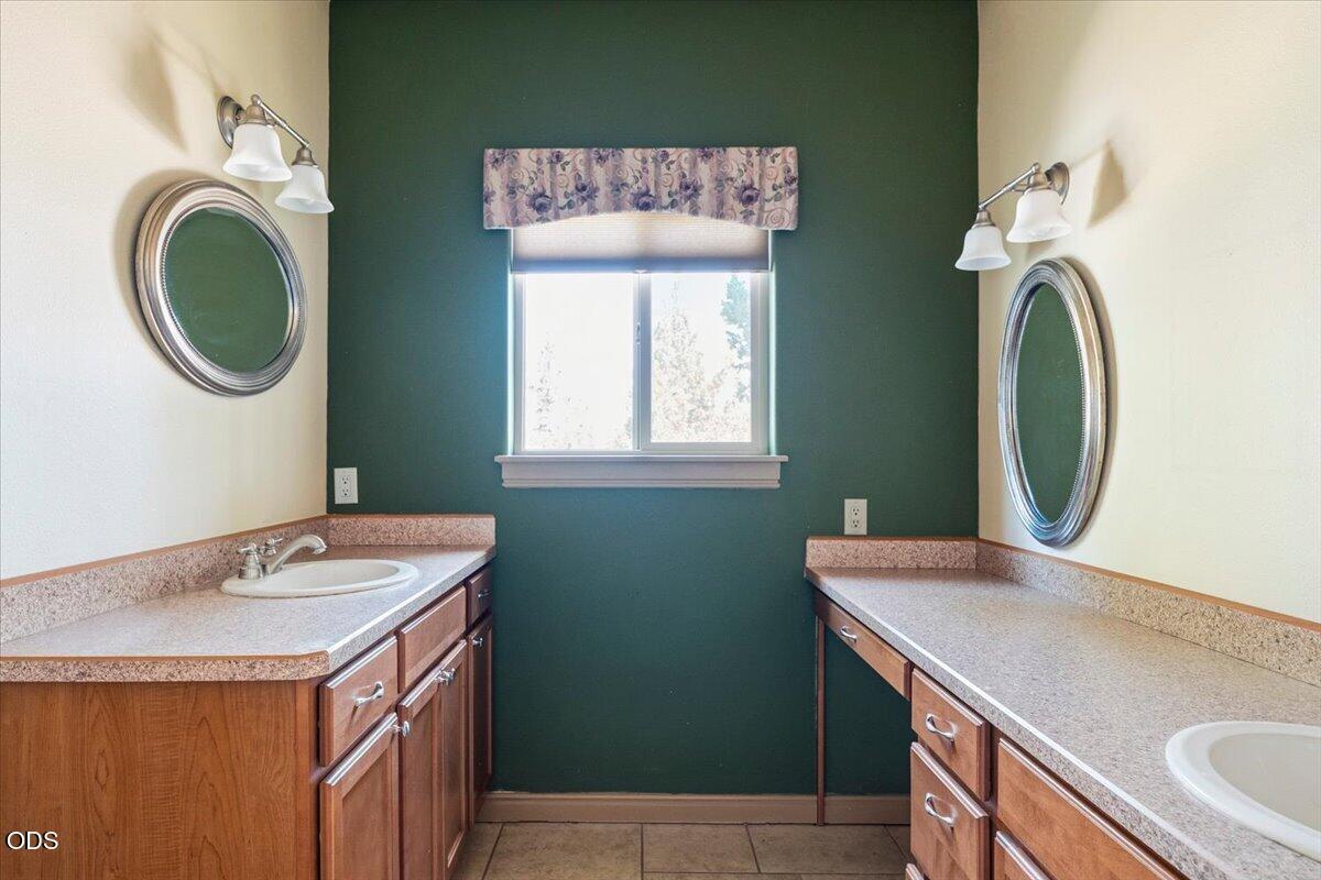 Photo of 5851 NW 61st Street 36 of 62